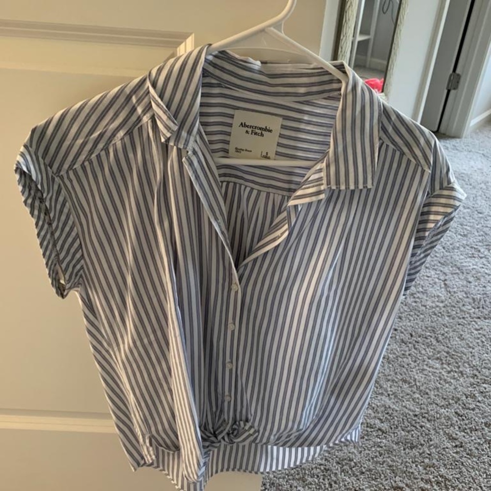 Brandnew button up shirt
